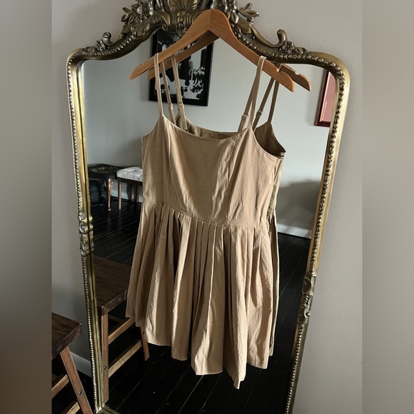 NWT En Saison Beige Pleated Dress - Picture 2 of 5